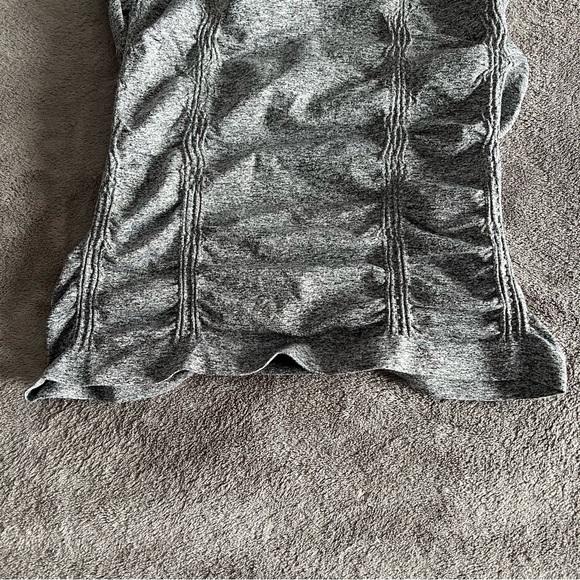 Tank Top 🤍 - Picture 7 of 8